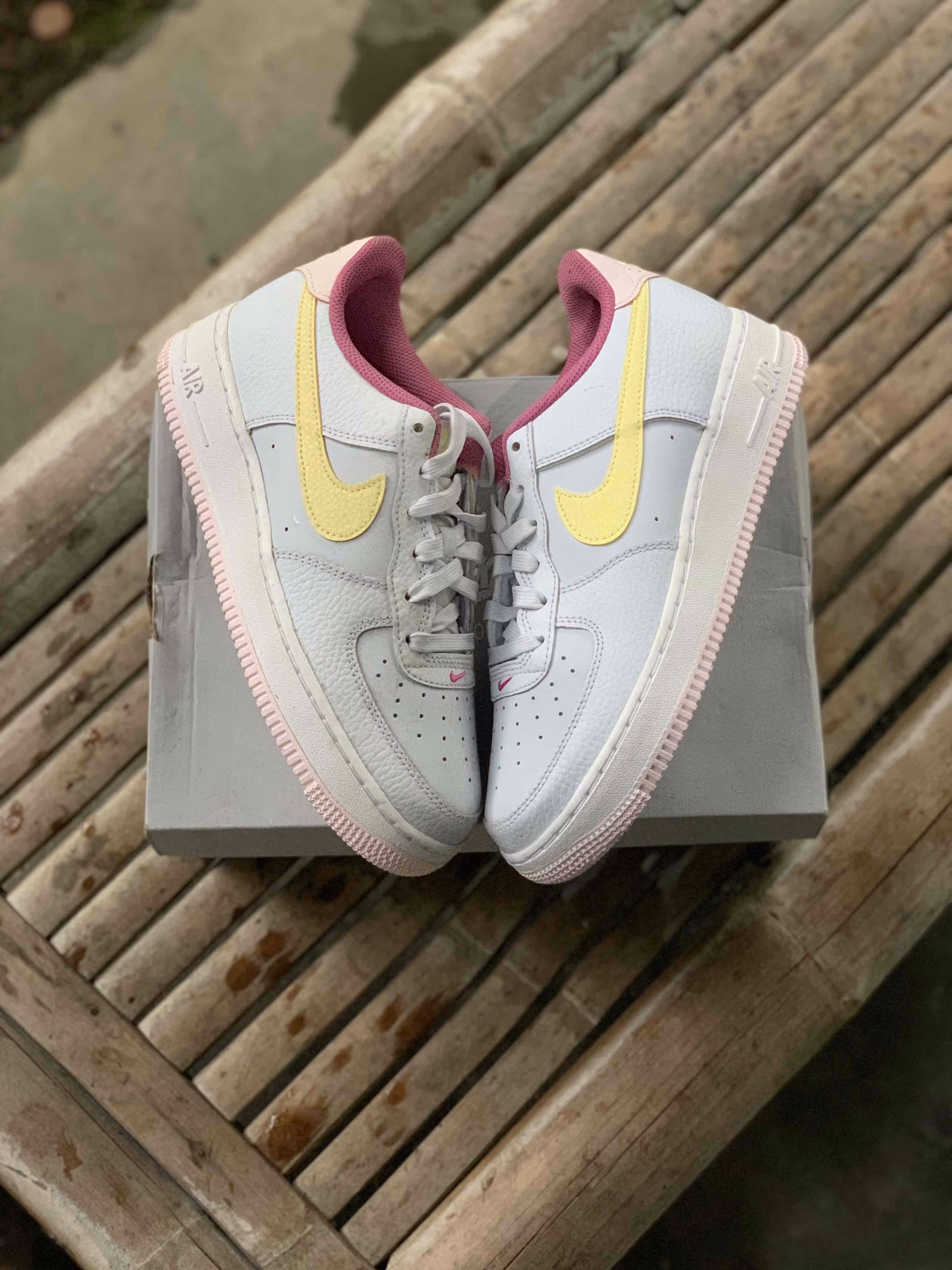 (Grade School) Nike Air Force 1 'Grey Citron Fuchsia' DV7762-001 (Grade School) Nike Air Force 1 'Grey Citron Fuchsia' DV7762-001